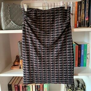 Max Studio Black, Red, and Gray Patterned Skirt Size Small